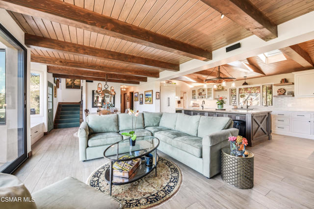 356 E Carlisle Road, Thousand Oaks CA: https://media.crmls.org/mediaz/6795bb52-4dda-4b20-8422-b49b375f4421.jpg