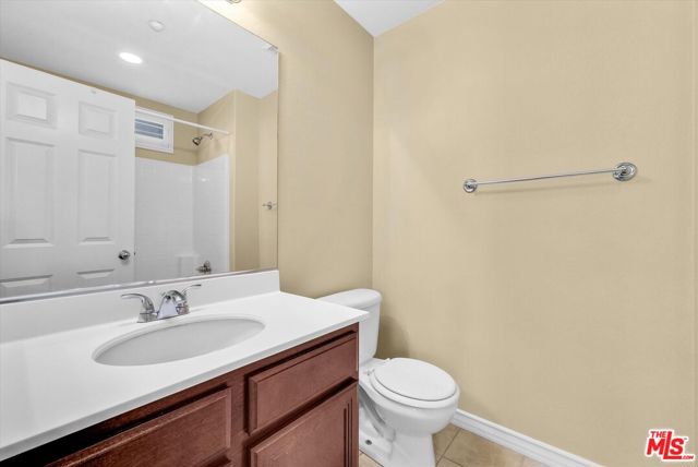 5611 Scharf Avenue, Fontana CA: https://media.crmls.org/mediaz/6795f859-23c0-40e7-923f-907fa3ffddb8.jpg