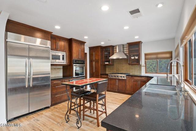 3294 Sierra Drive, Westlake Village CA: https://media.crmls.org/mediaz/67966d2b-e1e2-4e48-96f9-d31237452b22.jpg