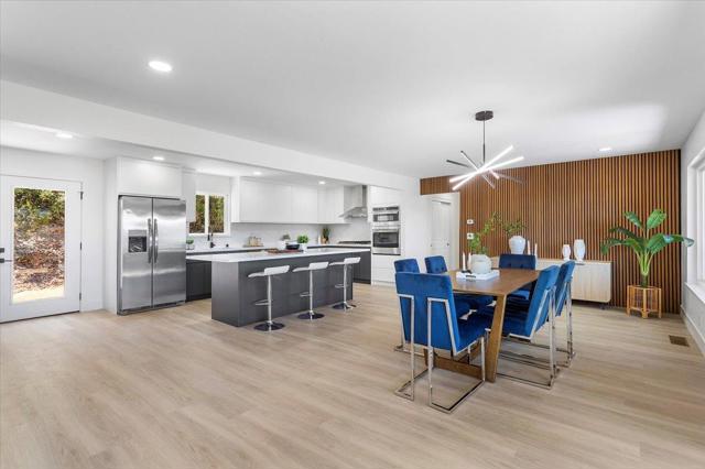17060 Lon Road, Los Gatos CA: https://media.crmls.org/mediaz/6796bf5e-43a8-448f-b80f-0f4208d5cf54.jpg