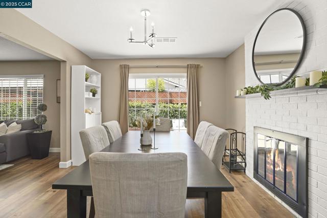 3979 Beechwood Court, Concord CA: https://media.crmls.org/mediaz/6797ffce-7806-45d7-81bf-1a29f7104f91.jpg