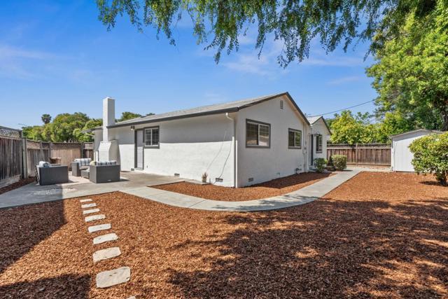 1776 Via Flores, San Jose CA: https://media.crmls.org/mediaz/679809b9-10df-4a0a-82ca-65e29e053d73.jpg