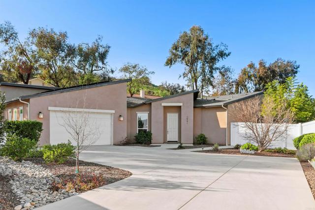 1941 Estancia Place, Escondido CA: https://media.crmls.org/mediaz/67981969-5361-4734-a33c-bbd2c5f2f7b8.jpg