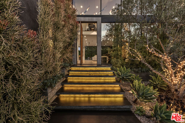 1632 Stradella Road, Los Angeles CA: https://media.crmls.org/mediaz/6798f269-99a8-416f-8850-0477e41c3079.jpg