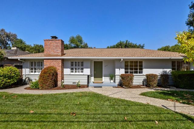 678 Chimalus Drive, Palo Alto CA: https://media.crmls.org/mediaz/67996c71-5ada-478e-b778-003cc325f686.jpg