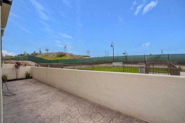 2078 Bluestone Cir, Chula Vista CA: https://media.crmls.org/mediaz/679a12bd-26ac-4024-b8e6-2d96a00cd6f6.jpg