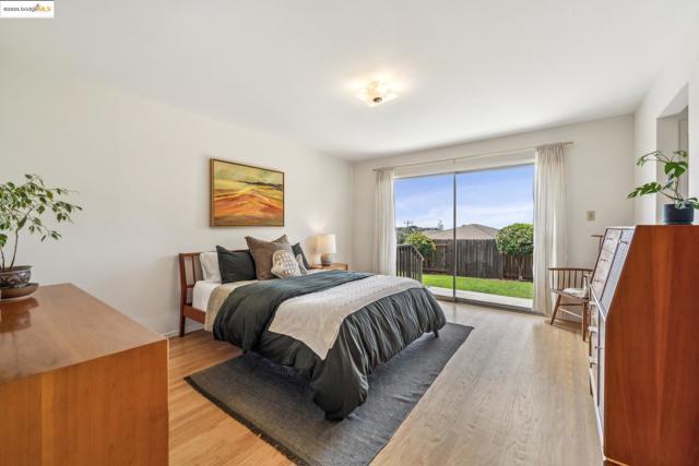 8499 Aster Ave, Oakland CA: https://media.crmls.org/mediaz/679a2b0d-a353-45b6-9488-ae3f394b0b6a.jpg