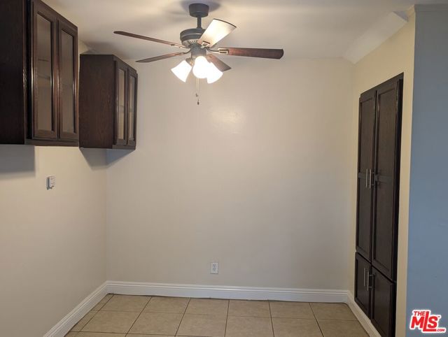 633 N Sweetzer Avenue, West Hollywood CA: https://media.crmls.org/mediaz/679a7c7b-91b2-4585-89b2-8c1c7d64b599.jpg