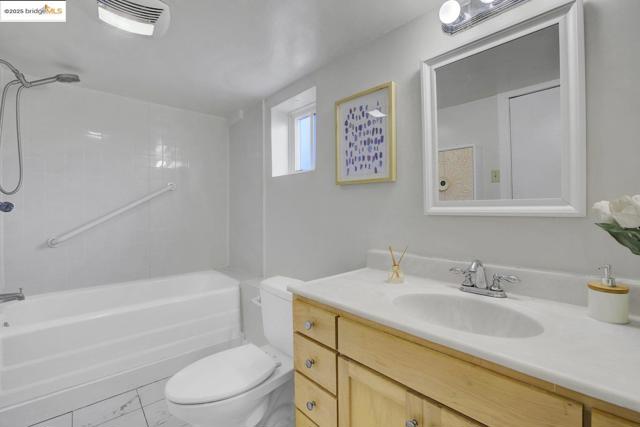 2406 10th, Berkeley CA: https://media.crmls.org/mediaz/679aa98f-a631-4223-8a2e-922c83af998d.jpg