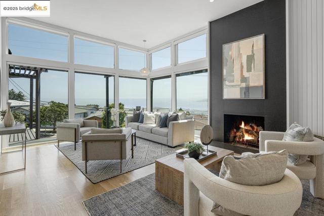 8715 Don Carol Drive, El Cerrito CA: https://media.crmls.org/mediaz/679b0570-ba89-431b-8039-2cadfb58e9cf.jpg