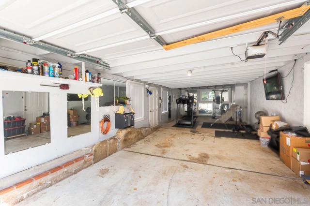 1339 Windsong Ln, Escondido CA: https://media.crmls.org/mediaz/679b913e-08b4-46dc-93fb-439d037f3b33.jpg