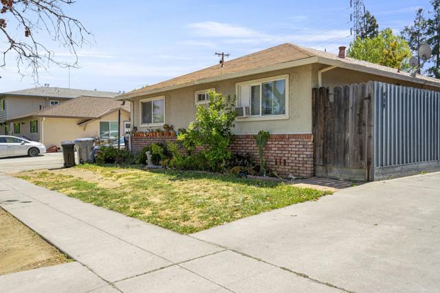 938 College Drive, San Jose CA: https://media.crmls.org/mediaz/679bcff0-14d0-4a54-908c-cfe8c41d4f78.jpg