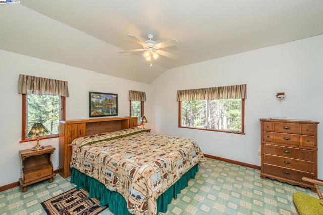 8341 East Side Rd, Trinity Center CA: https://media.crmls.org/mediaz/679ce2a2-6650-4572-9a5d-7f658b870db9.jpg