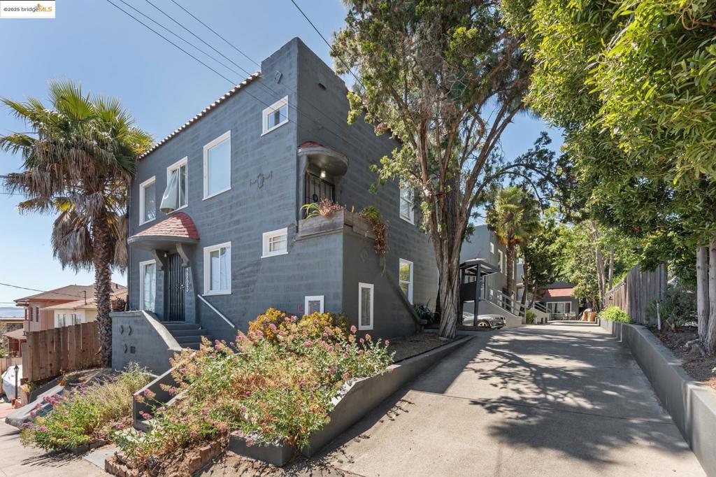 2823 11Th Ave #B