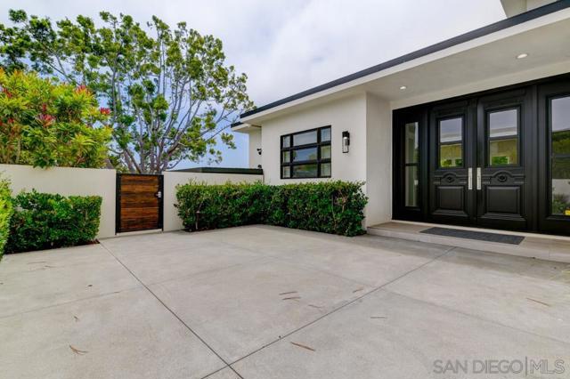 Image 3 of 33 For 13594 Mar Scenic Drive