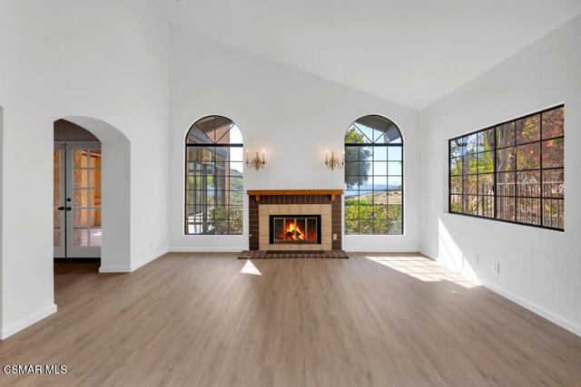 751 Wildwood Avenue, Thousand Oaks CA: https://media.crmls.org/mediaz/679e32b8-f88e-4d0a-be8e-9047382d10c5.jpg