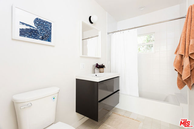1946 1/2 Preston Avenue, Los Angeles CA: https://media.crmls.org/mediaz/679e85b5-a93e-41f1-b230-32042e1559c2.jpg