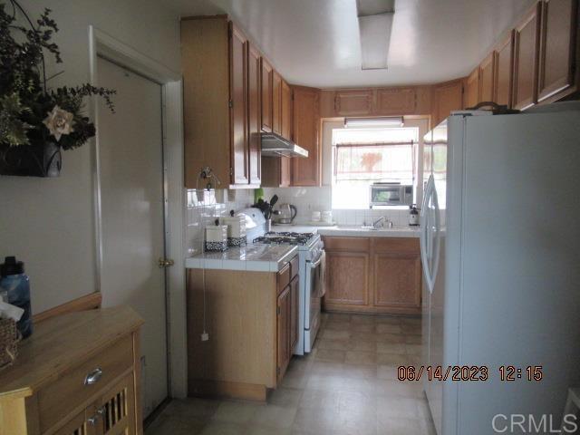 Detail Gallery Image 2 of 18 For 112 Country Club Dr, Chula Vista,  CA 91911 - 4 Beds | 3 Baths