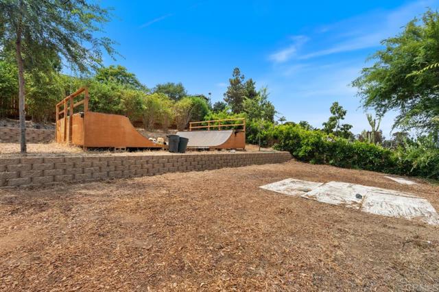 1374 Orpheus Ave, Encinitas CA: https://media.crmls.org/mediaz/67a059ff-7f8f-4076-97c1-90e426ea893c.jpg