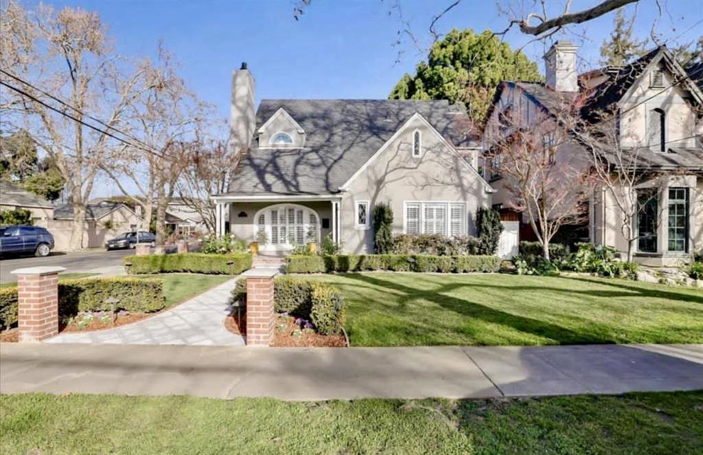 1052 Carolyn Avenue