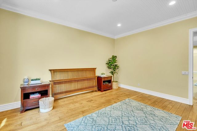 29734 Mulholland Highway, Agoura Hills CA: https://media.crmls.org/mediaz/67a0a00e-b07f-47b4-af0c-33acaa580ba6.jpg