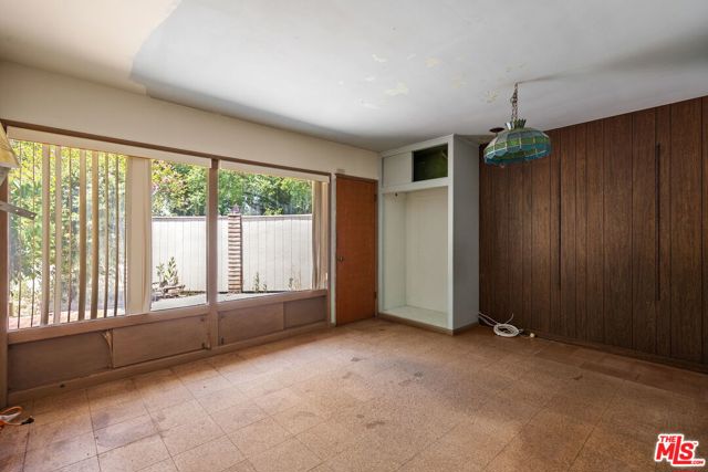8400 Encino Avenue, Northridge CA: https://media.crmls.org/mediaz/67a0d1c7-4613-47fd-bc64-18bb02b6daec.jpg