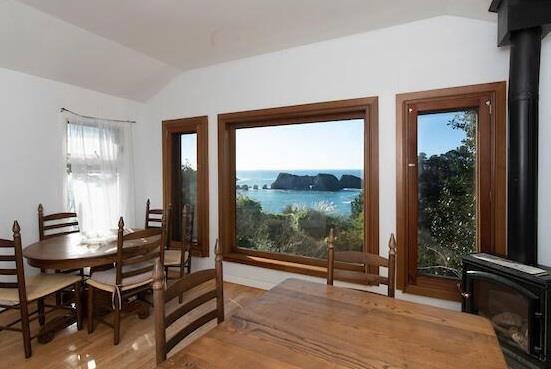 5520 S Highway 1,  CA: https://media.crmls.org/mediaz/67a0ec8b-c5d8-4e3e-abfa-975eeaaab077.jpg