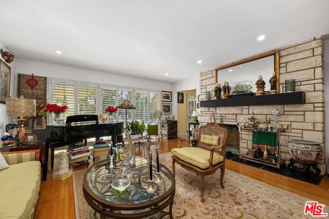 5550 W 63rd Street, Los Angeles CA: https://media.crmls.org/mediaz/67a137cd-1312-42f4-a9b0-a1bd6c547266.jpg