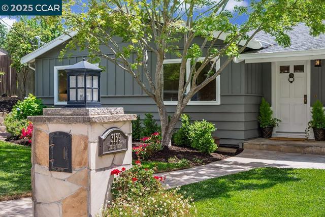 3159 Lucas Dr, Lafayette CA: https://media.crmls.org/mediaz/67a1729b-94c1-4dff-aada-251a80c1ad55.jpg