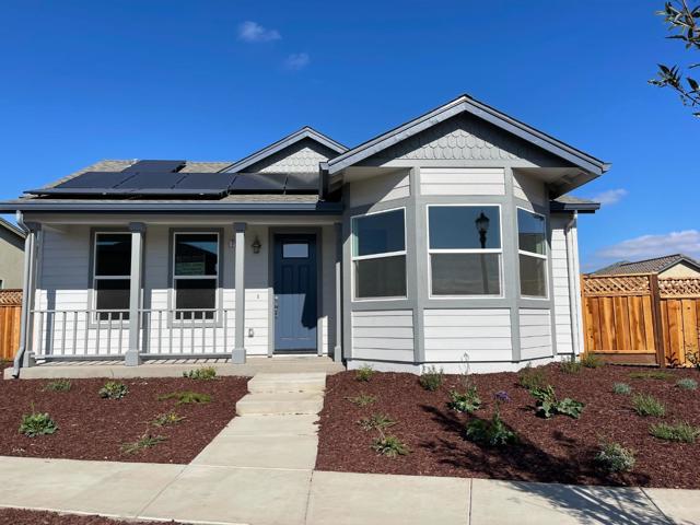 754 Livingston Avenue, King City CA: https://media.crmls.org/mediaz/67a1aeff-2242-40df-9e18-98bf7b247ec6.jpg