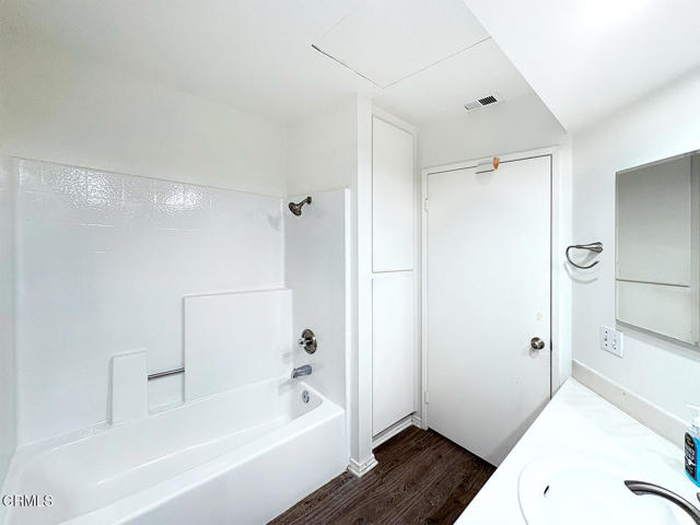 2633 Barnacle, Port Hueneme CA: https://media.crmls.org/mediaz/67a1e2f8-1c73-4624-97a1-2cc8f1824570.jpg