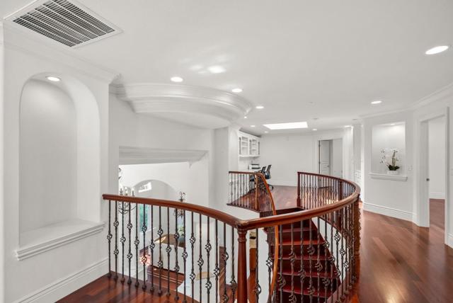 12690 Dianne Drive, Los Altos Hills CA: https://media.crmls.org/mediaz/67a24c2c-f4d1-4196-aefd-644d08f1224a.jpg