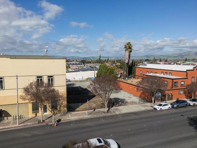 220 Fourth Street, Hollister CA: https://media.crmls.org/mediaz/67a2686e-aded-445a-b276-4b46bbac70aa.jpg