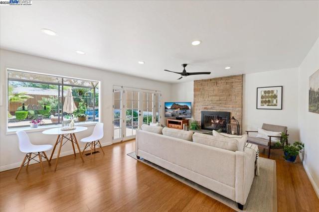 5720 San Juan Way, Pleasanton CA: https://media.crmls.org/mediaz/67a27c78-f500-42ed-8935-523af6afc55e.jpg