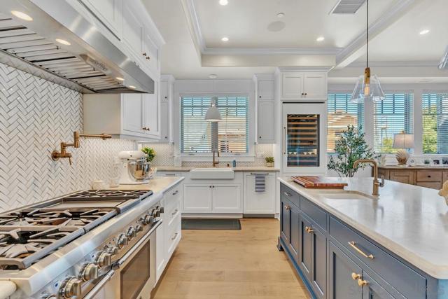 1050 Isabella Ave, Coronado CA: https://media.crmls.org/mediaz/67a2a379-2791-4227-9785-c3978b290d0b.jpg