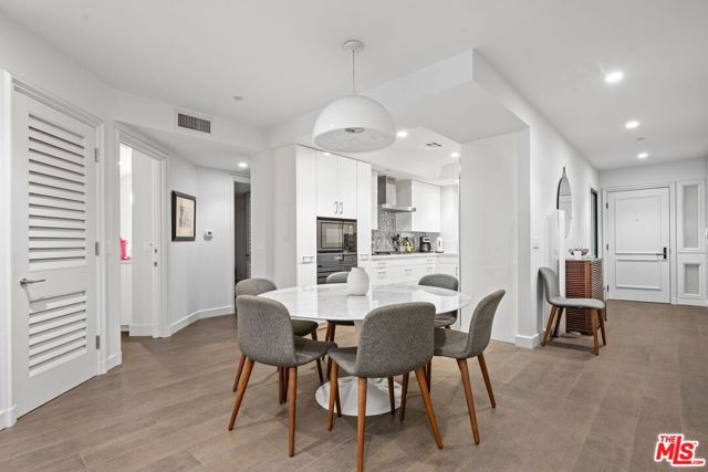 701 Ocean Avenue, Santa Monica CA: https://media.crmls.org/mediaz/67a2dc08-28aa-4e43-a731-d664f907175a.jpg
