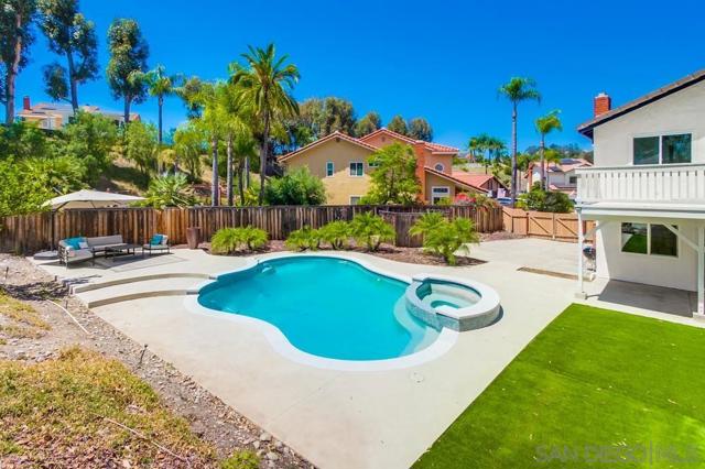12709 Treeridge Ter, Poway CA: https://media.crmls.org/mediaz/67a38a3c-0097-48e6-aea4-0e88265c58fb.jpg
