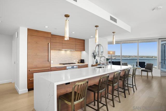 888 W E Street, San Diego CA: https://media.crmls.org/mediaz/67a44c81-e9db-4139-a0e5-71e3588726f6.jpg