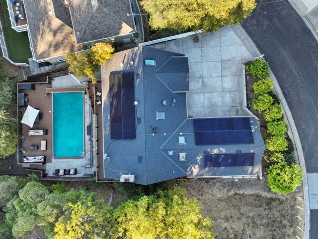 3654 Altamont Way, Redwood City CA: https://media.crmls.org/mediaz/67a5300b-b8d9-46b2-9674-8d9f54a34baf.jpg