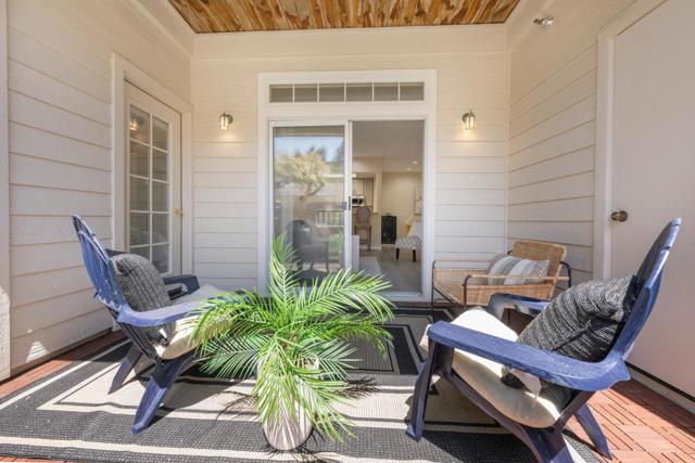 2006 Hastings Shore Lane, Redwood City CA: https://media.crmls.org/mediaz/67a55998-9a6f-4f36-94f5-b60fe205c56b.jpg