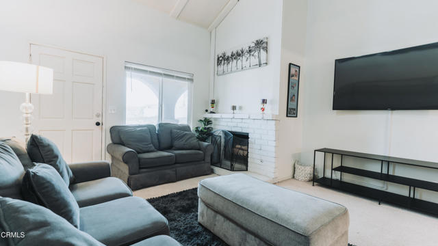 1020 Dunes Street, Oxnard CA: https://media.crmls.org/mediaz/67a58d15-96ee-464c-81b9-d83c9b81d4f9.jpg