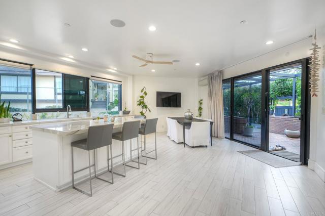 Detail Gallery Image 10 of 25 For 300 9th St., Del Mar,  CA 92014 - 3 Beds | 3 Baths