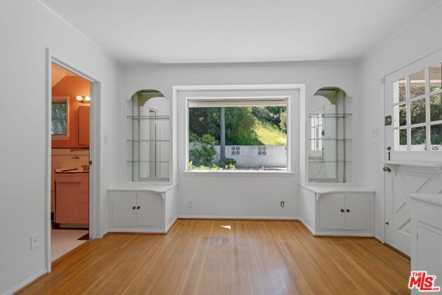 2427 Benedict Canyon Drive, Beverly Hills CA: https://media.crmls.org/mediaz/67a64fd6-afe1-47fe-aeda-6839248b3c4c.jpg