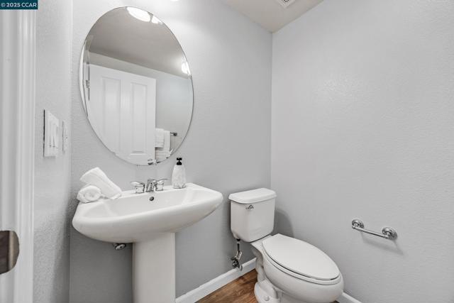 47 Matisse Ct, Pleasant Hill CA: https://media.crmls.org/mediaz/67a70050-7dd9-4ea0-b95e-532c763788f1.jpg