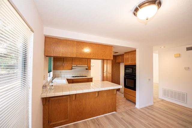 2432 Live Oak Road, Escondido CA: https://media.crmls.org/mediaz/67a76c2f-0a8a-4d8b-ad1c-79ac7b842725.jpg