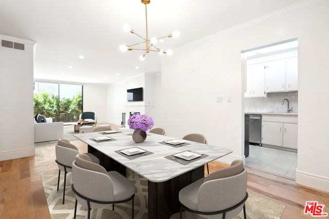 1250 S Beverly Glen Boulevard, Los Angeles CA: https://media.crmls.org/mediaz/67a81731-f365-4242-86f4-0d5673059053.jpg