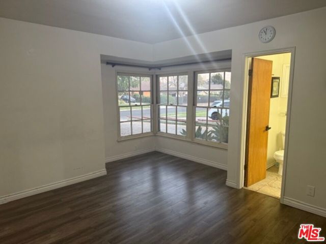 9333 Swinton Avenue, North Hills CA: https://media.crmls.org/mediaz/67a88d89-6035-48f9-9a18-3beecd2b1887.jpg