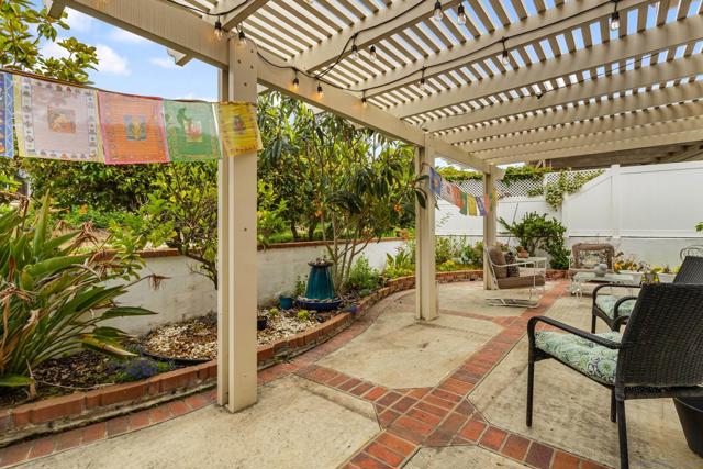 4695 Adra Way, Oceanside CA: https://media.crmls.org/mediaz/67a88ff1-8686-4488-b642-d7f107abd77f.jpg
