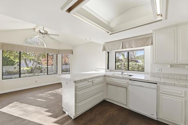 Detail Gallery Image 13 of 29 For 2920 Lakemont Dr, Fallbrook,  CA 92028 - 3 Beds | 2 Baths