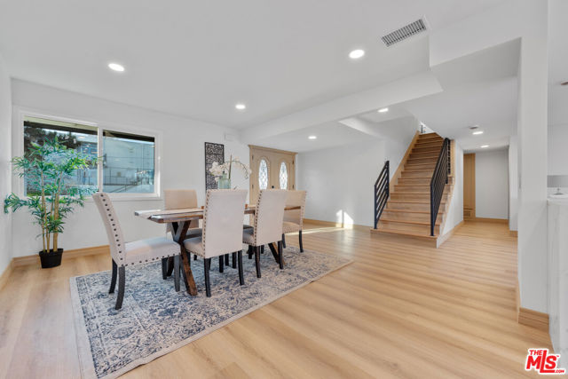 1722 E Turmont Street, Carson CA: https://media.crmls.org/mediaz/67a8db6f-905b-4046-b3ea-ed702250fc11.jpg